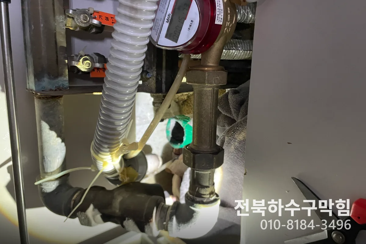 군산시 수송동 싱크대막힘 작업 완료 후 정상 배수 확인