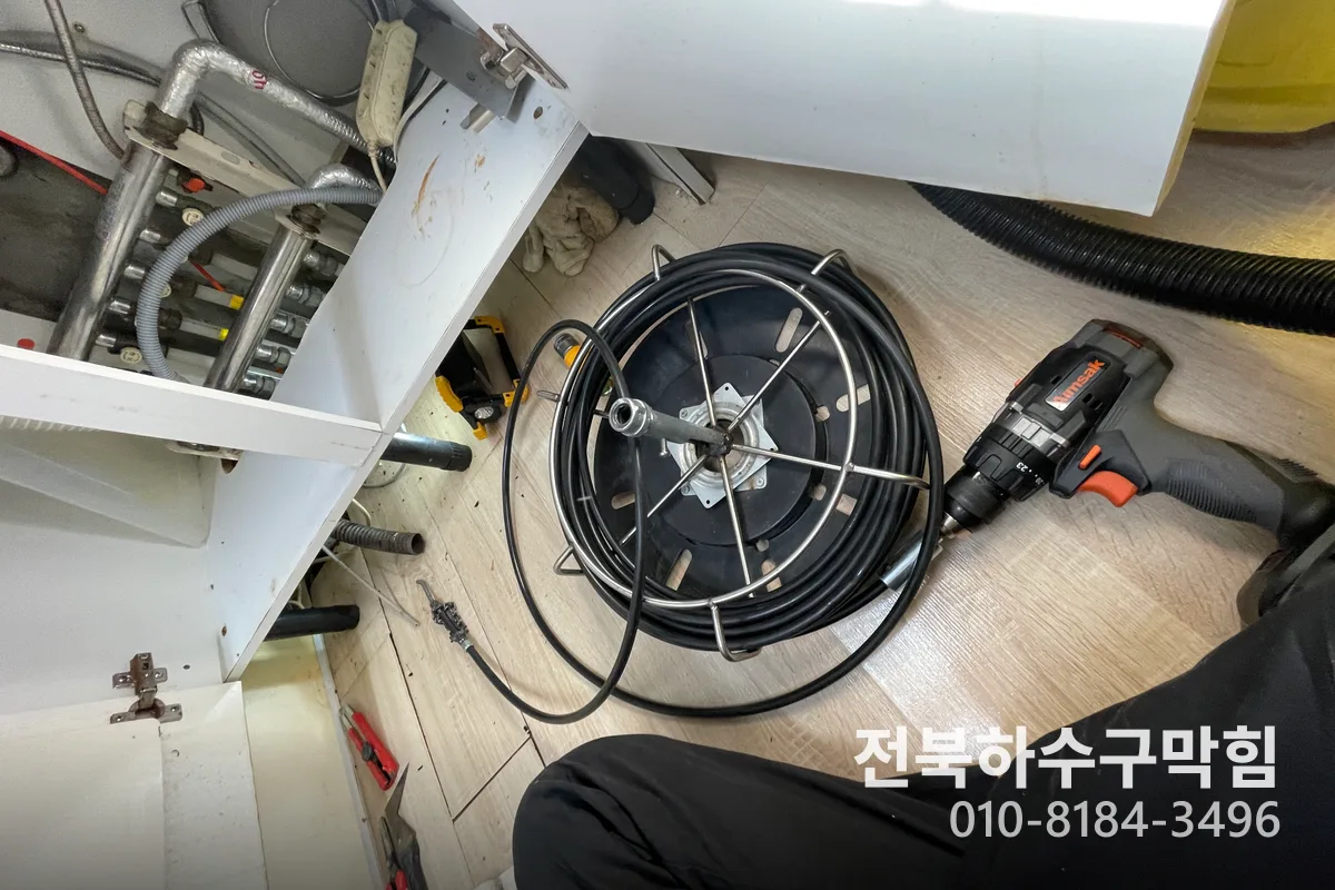 전주시 덕진동 싱크대막힘 작업 완료 후 정상 배수 확인