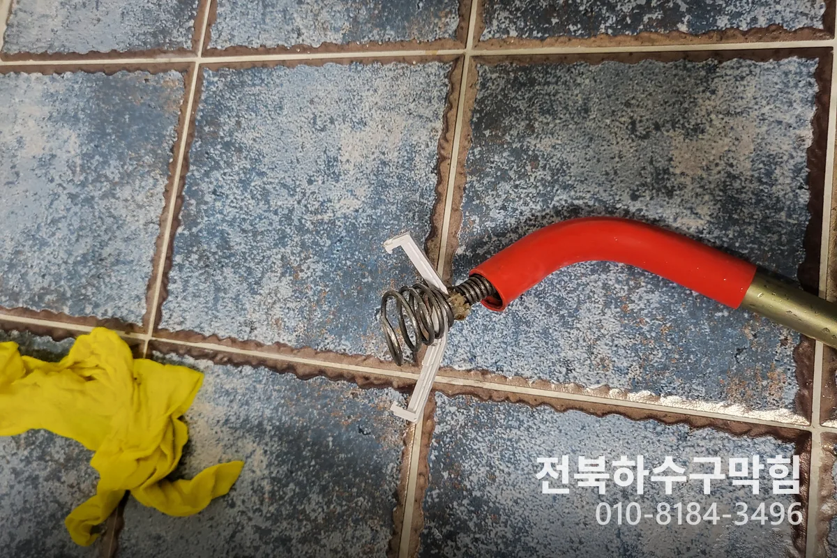 익산시 어양동 배수구막힘 전문 장비 투입 작업 중