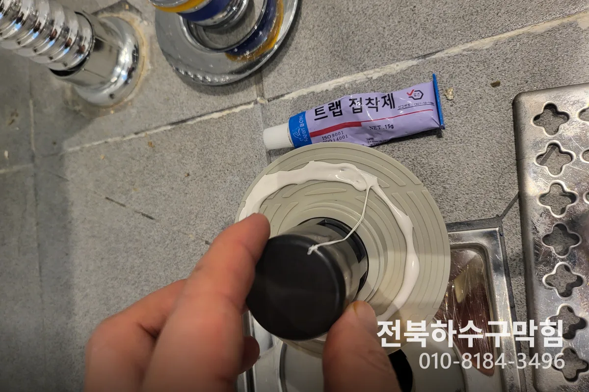 군산시 미성동 에어컨배관세척 전문 장비 투입 작업 중